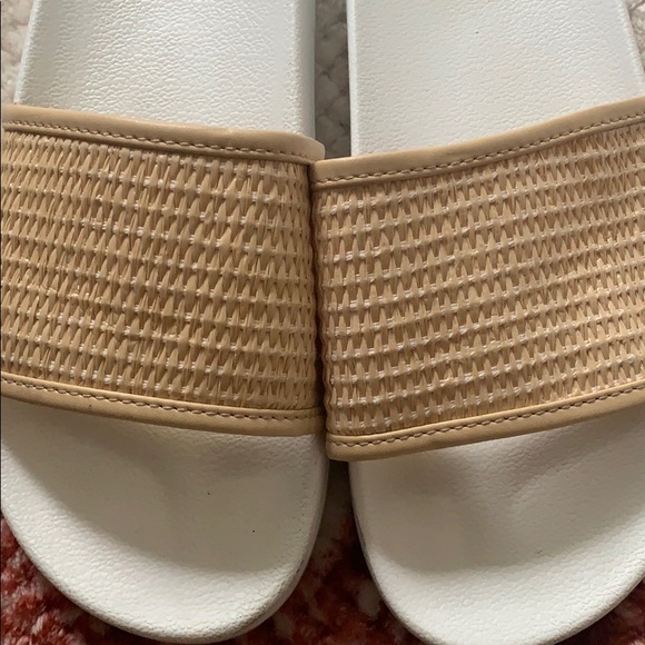 American Eagle Slides - Picture 3 of 3